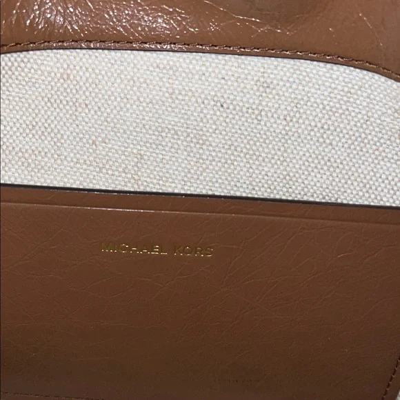 Michael Kors Darrington Large Crackle Brown Leather Crossbody - Picture 12 of 16